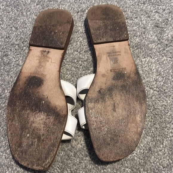Hermes sandals 
Size 37 - Picture 2 of 5